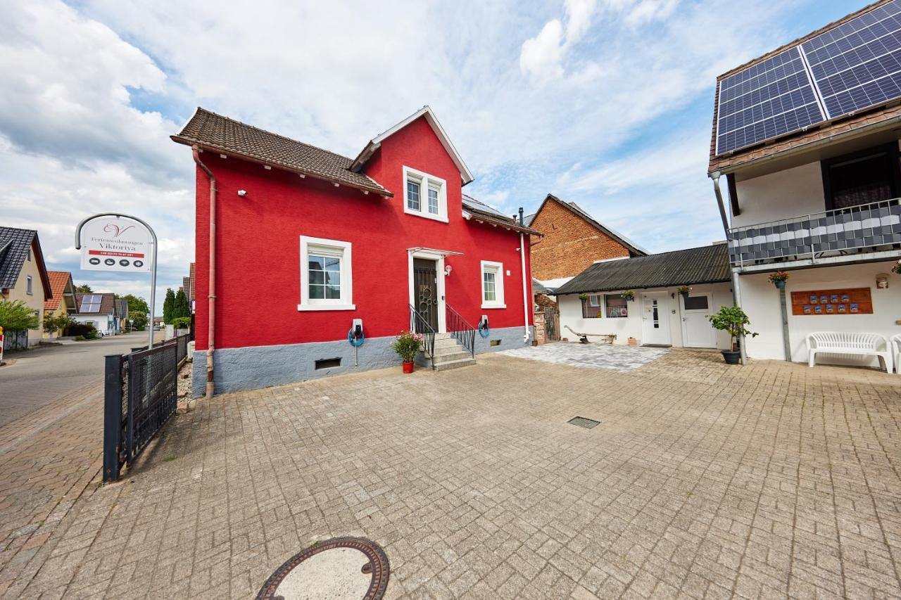 Gaestehaus Viktoriya Nur Wenige Minuten Zum Europa-Park Rust Exterior photo